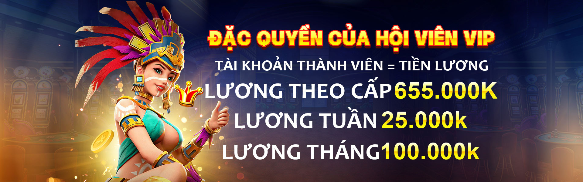Chị Lan Anh vui vẻ nhận thưởng từ ban ca the cao bctc